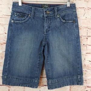 🎁Marlow Denim Bermuda Short Size 26